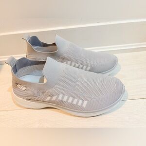 Skechers Gray Athletic Shoes